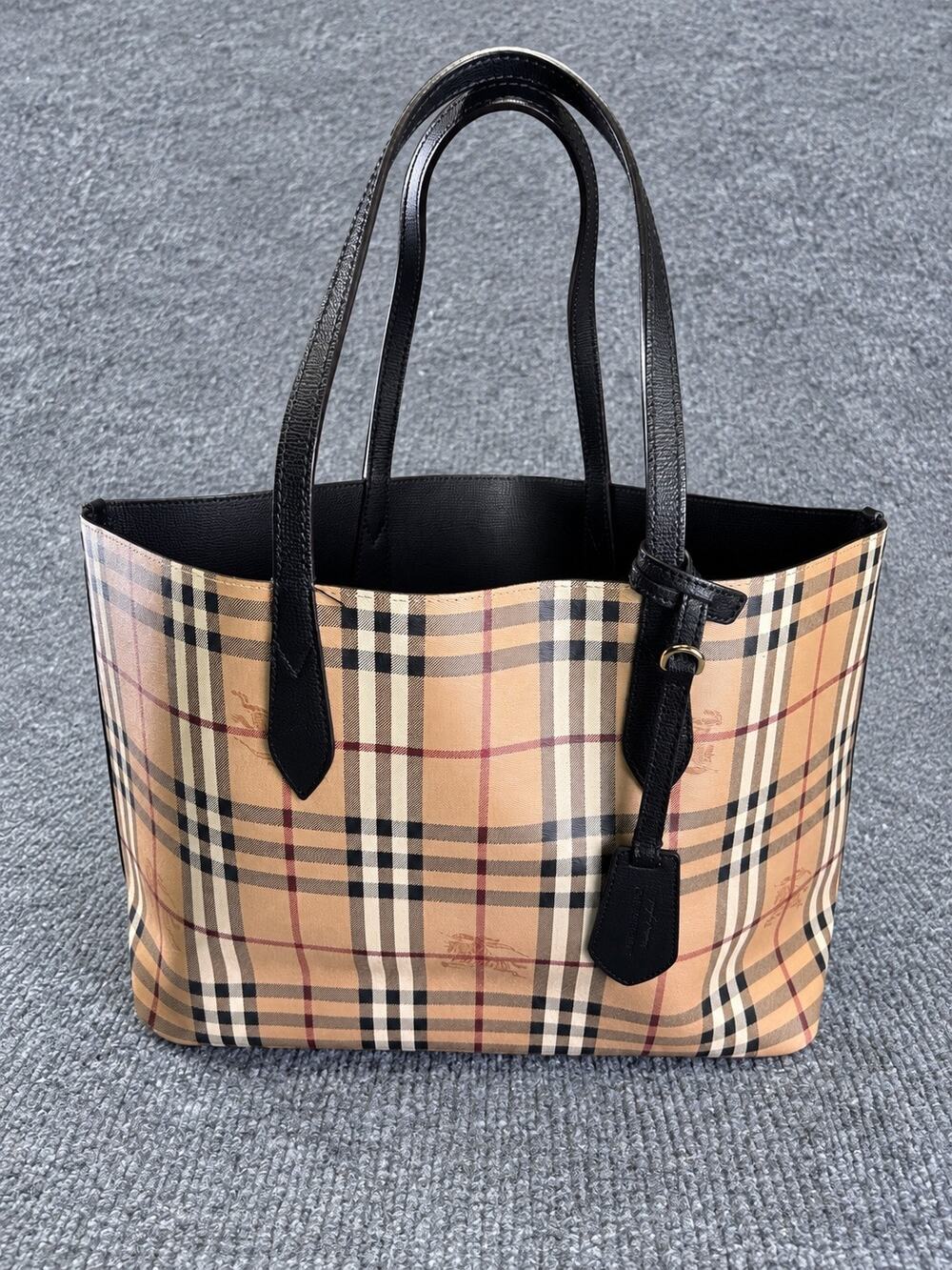 Burberry Reversible Haymarket Check Leather Tote Bag Black Beige Nova Check